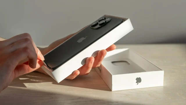 真っ白でシンプルなのに捨てられない！Apple社が追求した、“なんとなく手放せない”オリジナルパッケージ