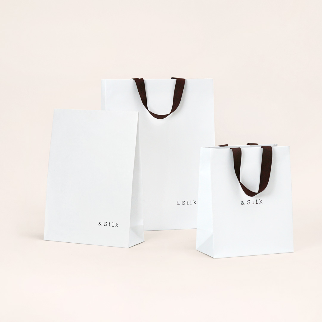 ＆ Silk 様の紙袋